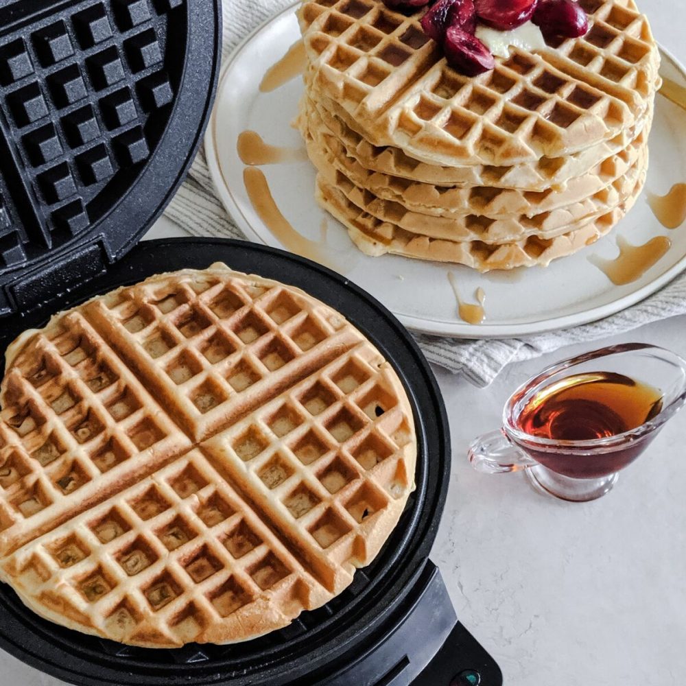 Round Classic Waffle Maker - Image 3