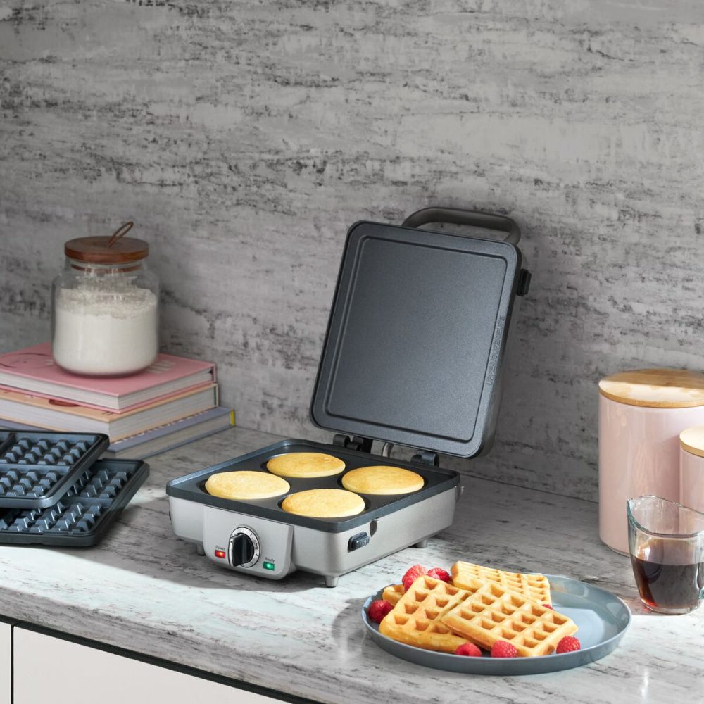 Belgian Waffle Maker with Pancake Plates - Image 6