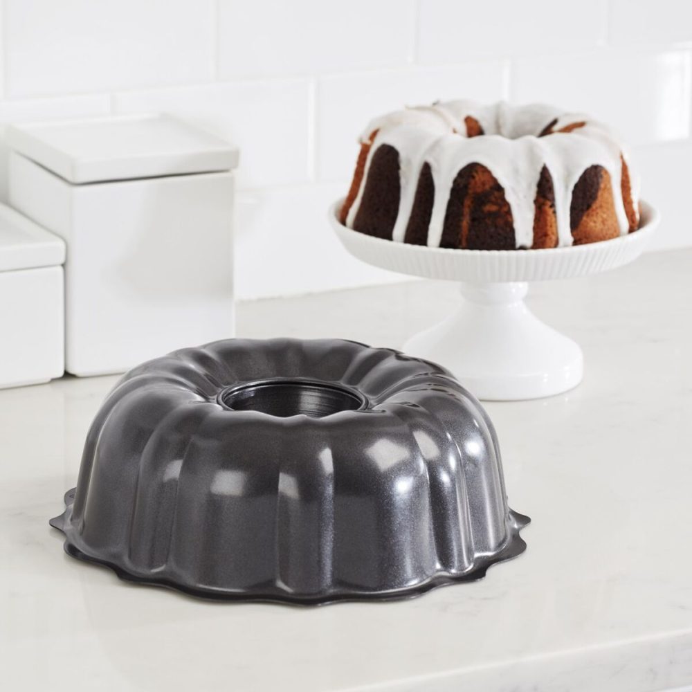 9.5" Fluted Cake Pan - Image 3